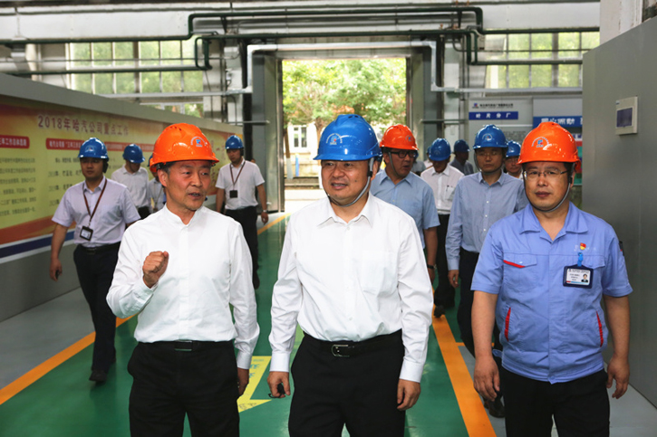 郝鹏旅行考察BB电子游戏集团所属企业汽轮机公司